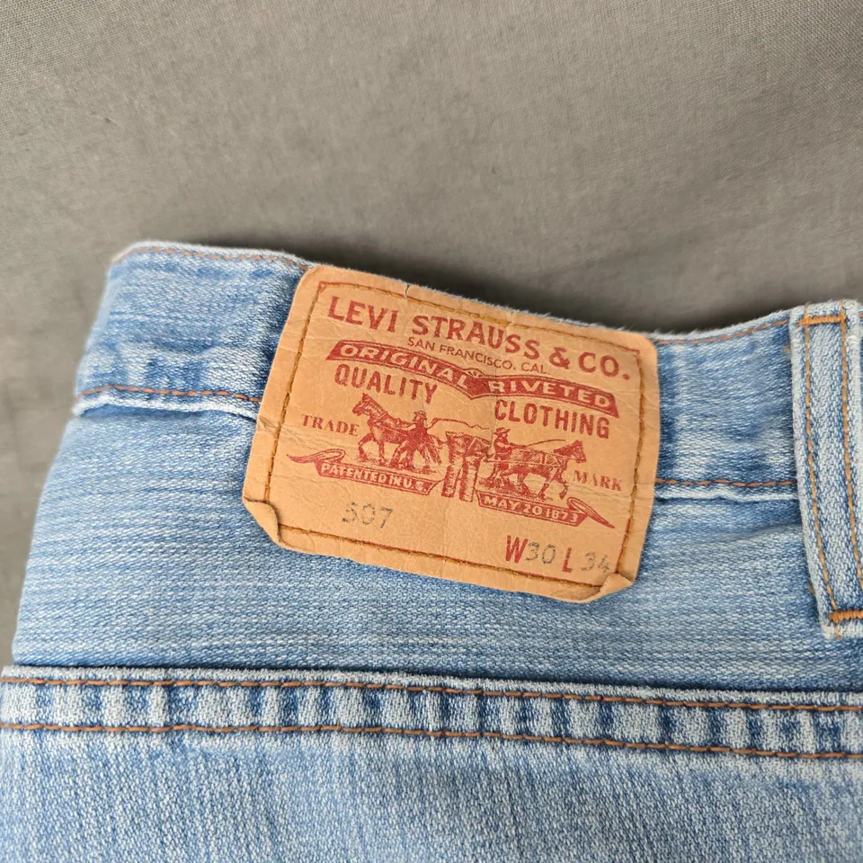LEVI'S JEANS UK 30X34 (W30 L34)