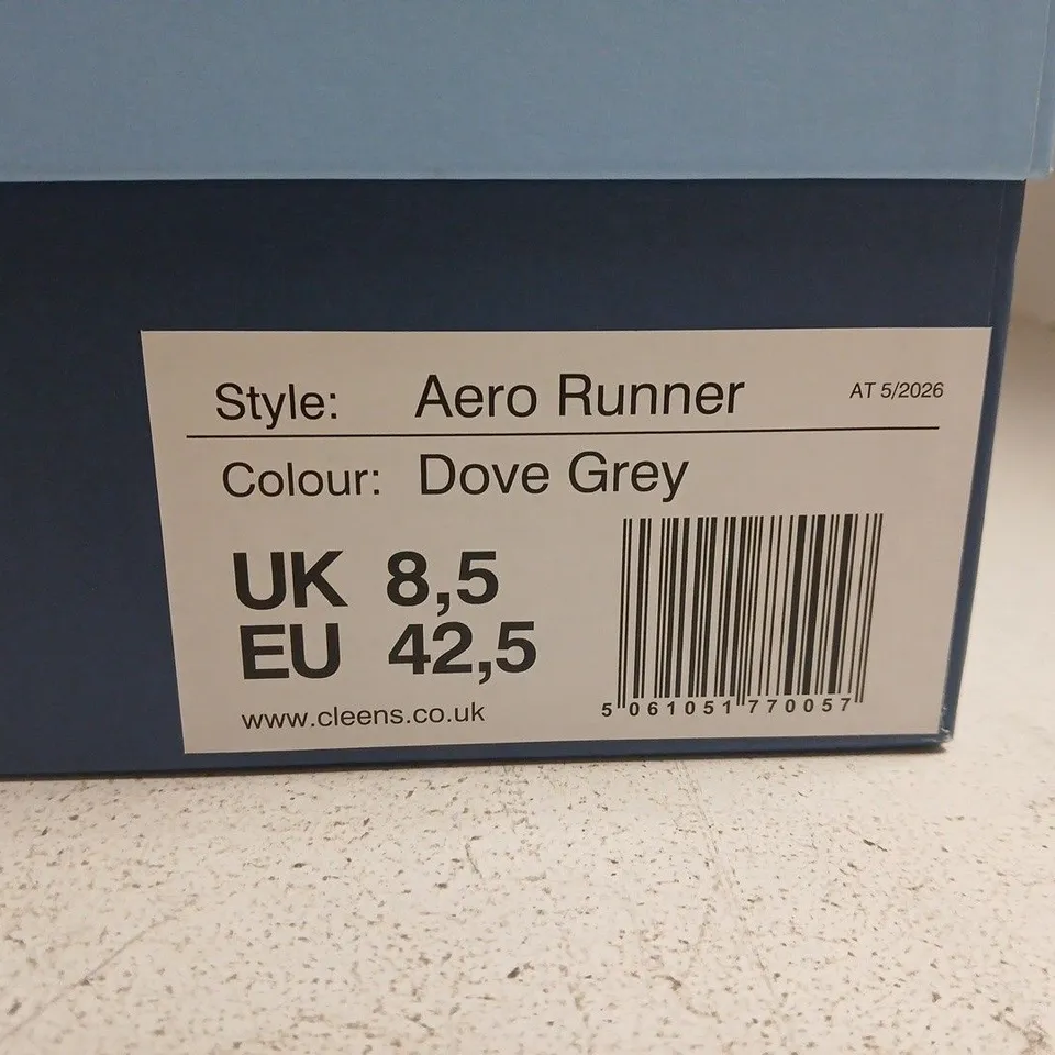 BOXED PAIR OF CLEENS AERO RUNNER SHOES – DOVE GREY UK 8.5