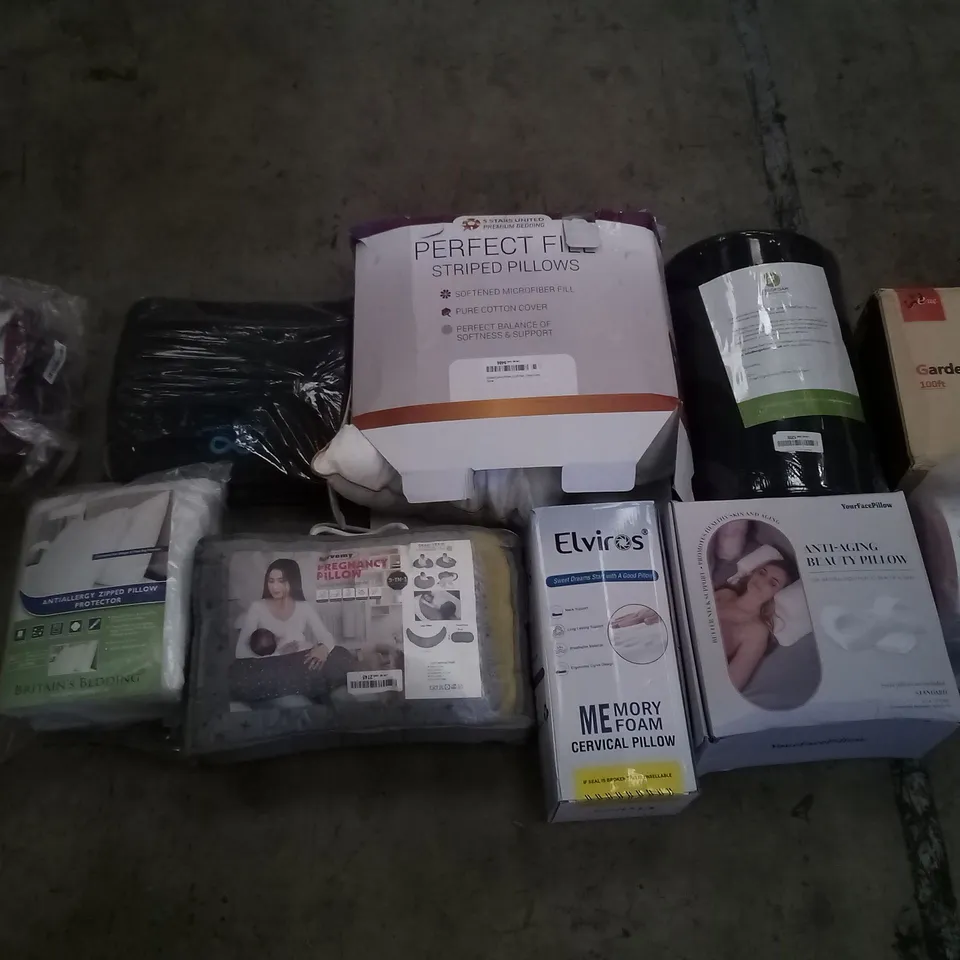 PALLET OF ASSORTED ITEMS INCLUDING PERFECT FILL STRIPED PILLOWS, ANTI-AGING BEAUTY PILLOW, GARDEN HOSE 100FT, INFINITY PILLOW, PREGNANCY PILLOW, ELVIROS MEMORY FOAM CERVICAL PILLOW 