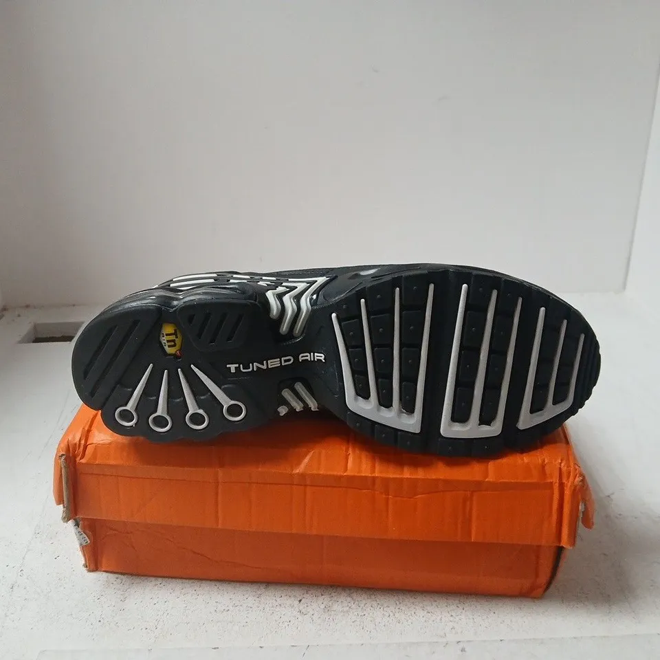 NIKE TUNED AIR AIR MAX PLUS UK 9