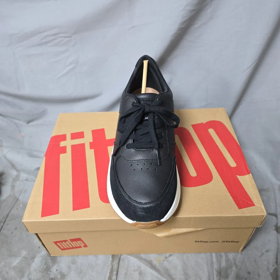 FITFLOP BLACK TRAINERS BOXED SIZE 7