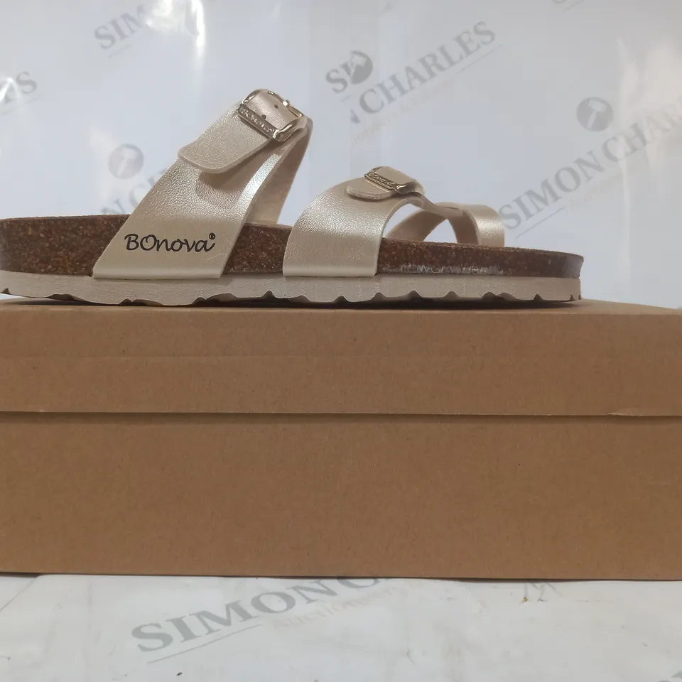 BOXED PAIR OF BONOVA SANDALS IN METALLIC GOLD COLOUR SIZE 6