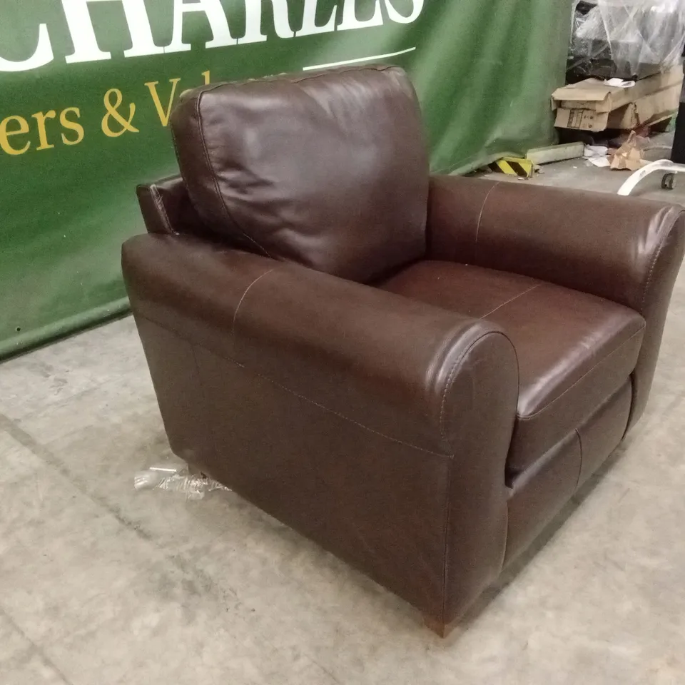 BAILEY ITALIAN LEATHER ARMCHAIR RRP £619