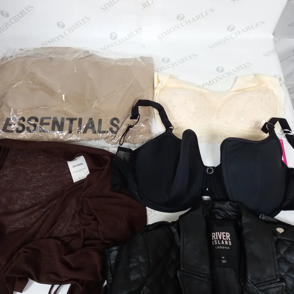 BOX OF APPROXIMATELY 25 ASSORTED CLOTHING ITEMS TO INCUDE - BRAS,  JUMPERS , T-SHIRTS , TROUSERS,ECT 