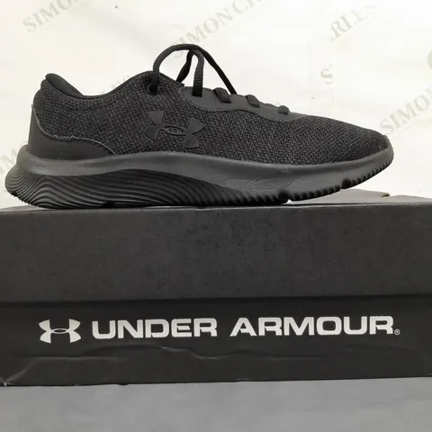 BOXED PAIR OF UNDER ARMOUR W MOJO 2 SHOES IN BLACK UK SIZE 5