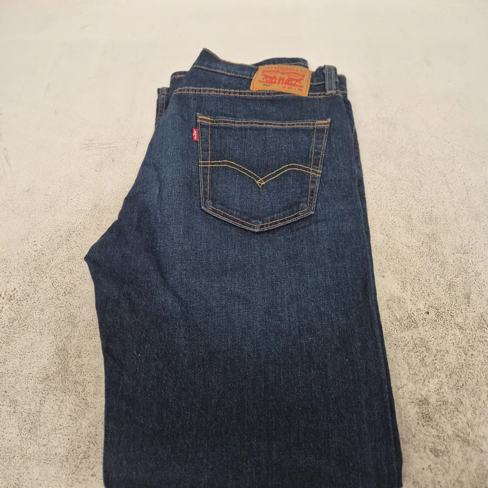 LEVI STRAUSS JEANS – W35 L32 