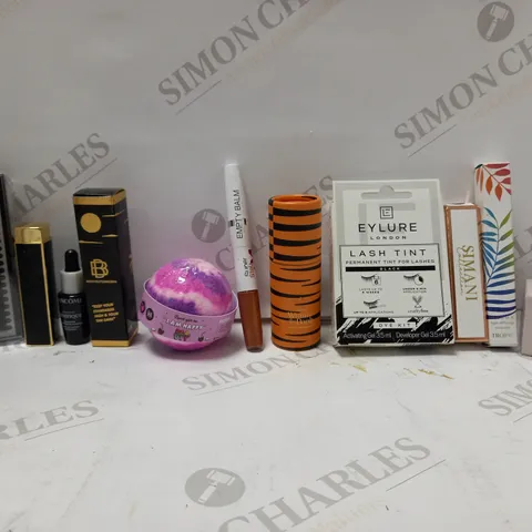 LOT OF APPROX 15 ASSORTED BEAUTY PRODUCTS TO INCLUDE LASH TINT, CLINIQUE EYESHADOW, TROPIC CONCEALER, ETC