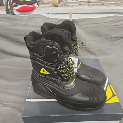 BOXED PAIR OF DELTAPLUS ESKIMO COMPOSITE BOOTS IN BLACK - UK 11