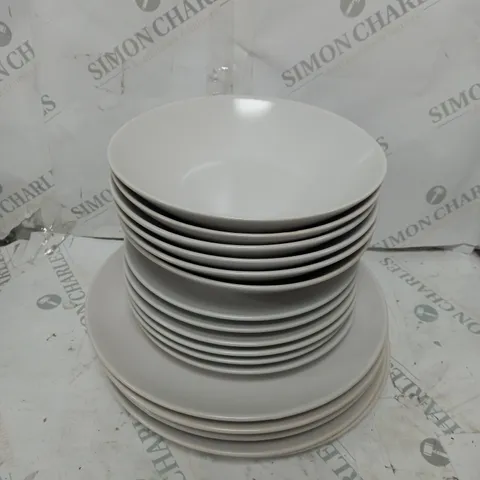 BRAND NEW BOXED 18 PIECE PORCELAIN DINNERWARE SET IN MATTE WHITE TO INCLUDE LARGE PLATES, SMALL PLATES AND BOWLS - COLLECTION ONLY