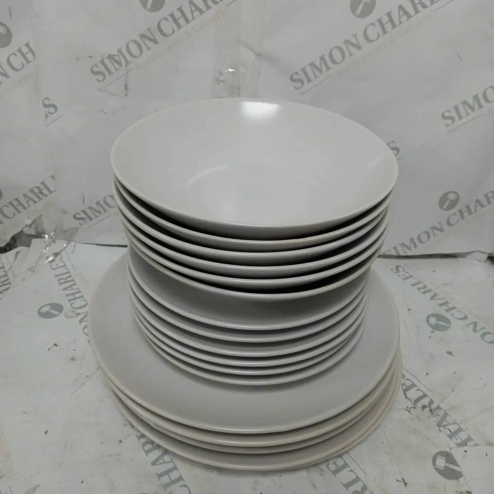 BRAND NEW BOXED 18 PIECE PORCELAIN DINNERWARE SET IN MATTE WHITE TO INCLUDE LARGE PLATES, SMALL PLATES AND BOWLS - COLLECTION ONLY