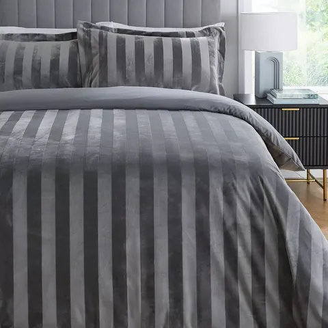 LUXE VELVET STRIPE DUVET COVER SET - SILVER KING SIZE