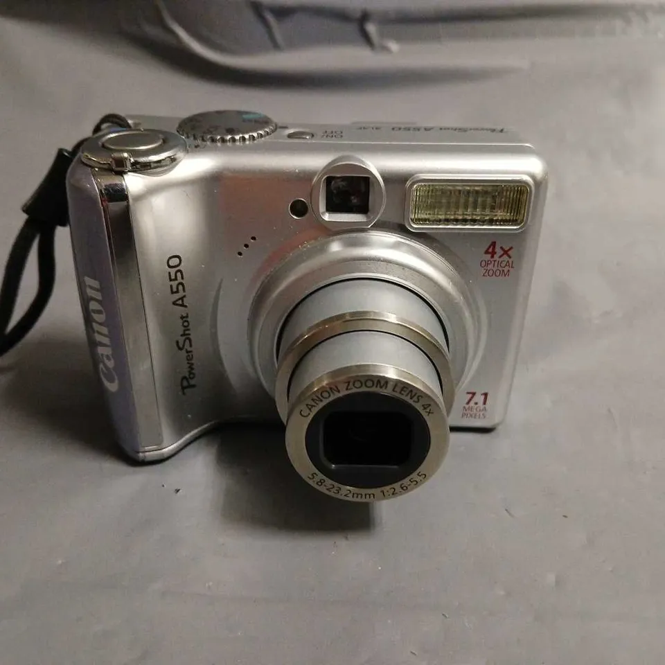 CANON POWERSHOT A550 CAMERA IN CASE