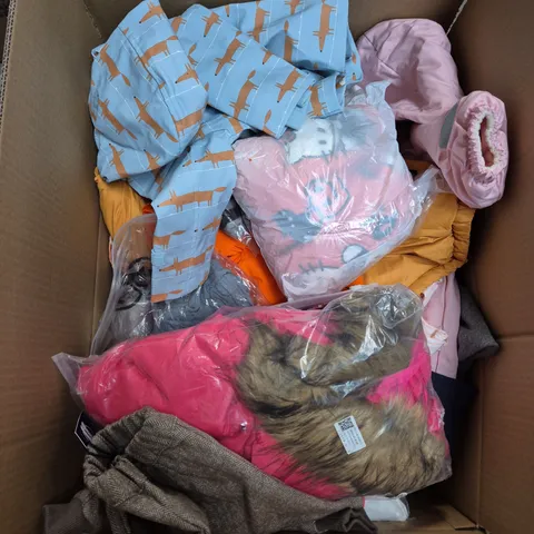 BOX OF APPROXIMATELY 20 ASSORTED KIDS CLOTHING ITEMS TO INCUDE - BAG, PYJAMAS, DRESS, ETC