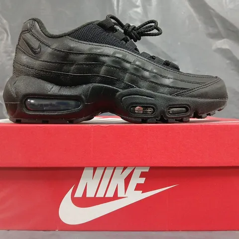 BOXED PAIR OF NIKE AIR MAX 95 RECRAFT SHOES IN BLACK SIZE UK 4.5