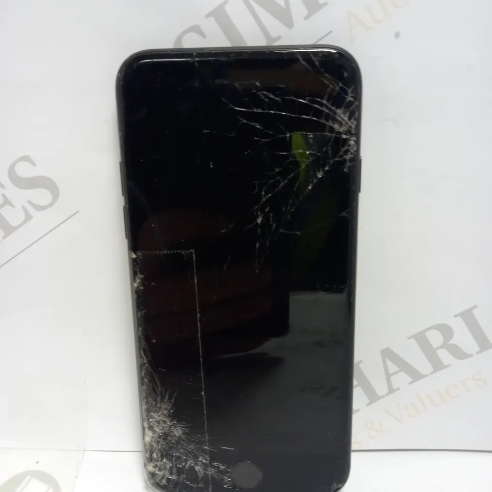 APPLE IPHONE 7 (A1778) SMARTPHONE