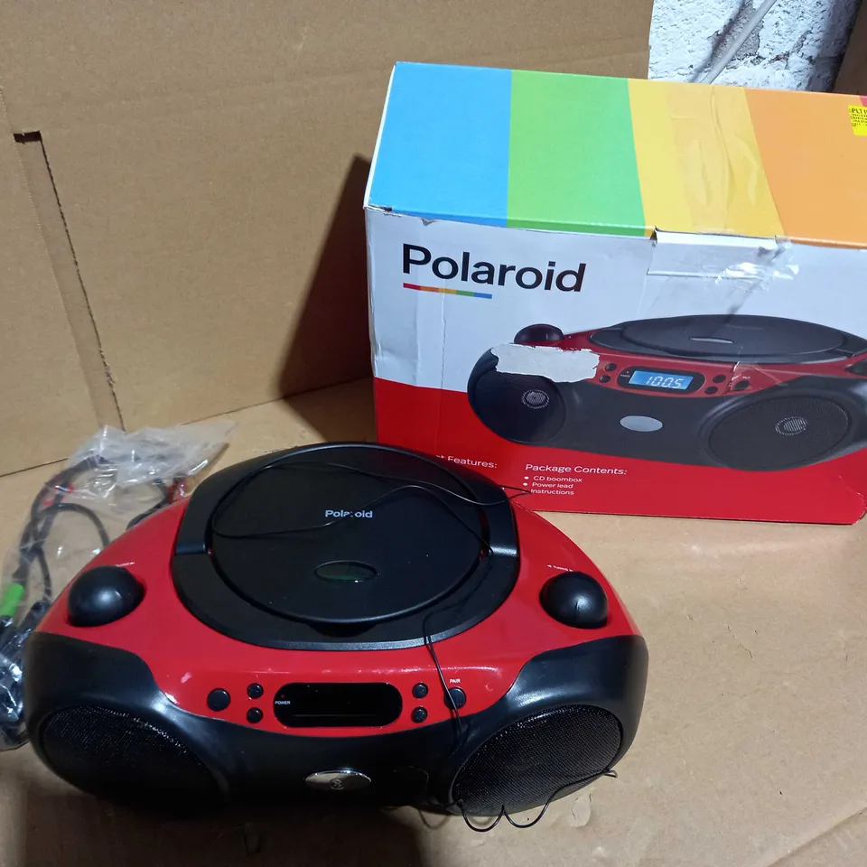 BOXED POLAROID RED CD BOOMBOX