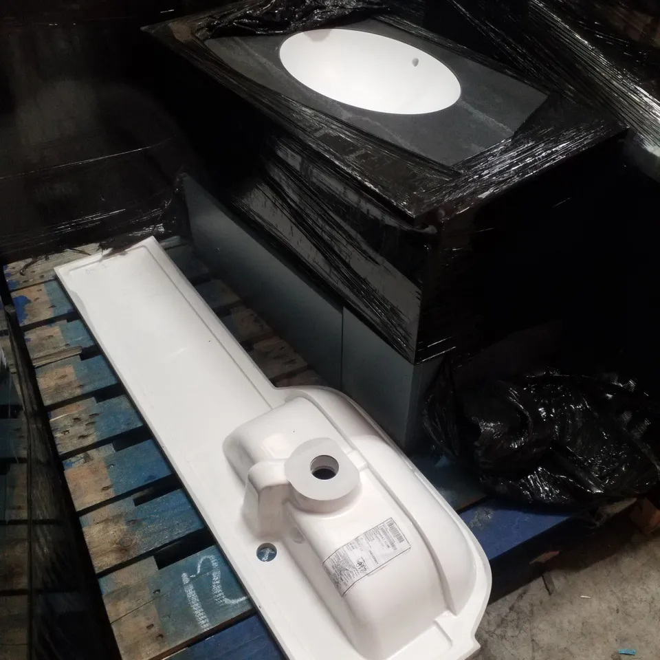 PALLET CONTAINING VANITY UNIT & BASIN 