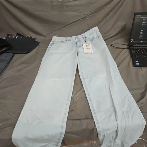 STRADIVARIUS WOMENβS JEANS β LIGHT DENIM, D91 LOW WIDE (UK 12 / EU 40)
