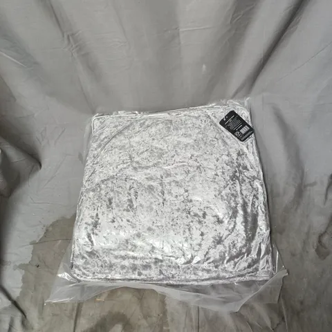 2 x CRUSHED VELVET CUSHION – SILVER, 43 X 43 CM