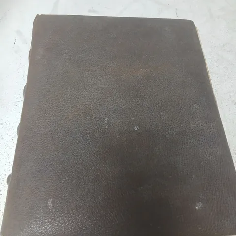 VICTORIAN LEATHER-BOUND FAMILY BIBLE WITH HANDWRITTEN GENEALOGICAL RECORDS
