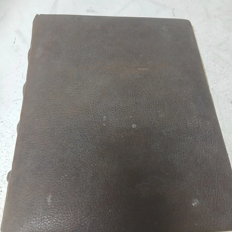 VICTORIAN LEATHER-BOUND FAMILY BIBLE WITH HANDWRITTEN GENEALOGICAL RECORDS