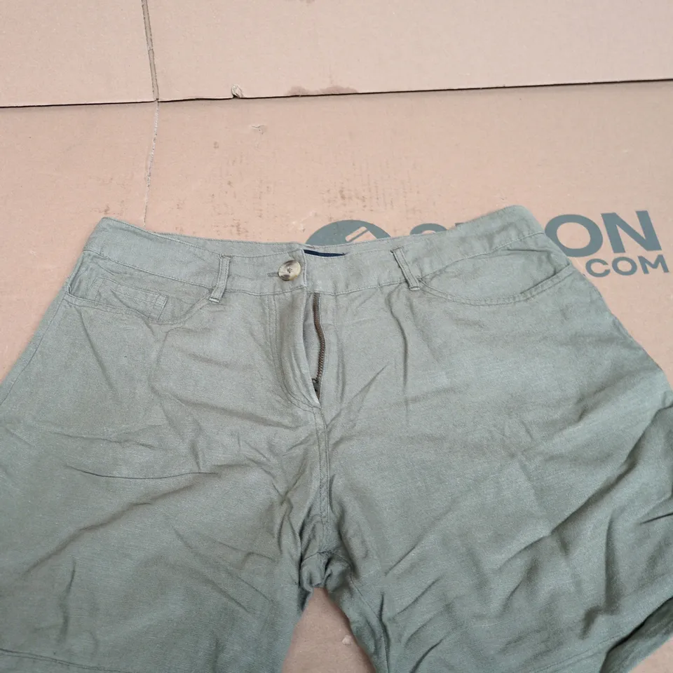 CREW CLOTHING COMPANY KHAKI SHORTS UK 12