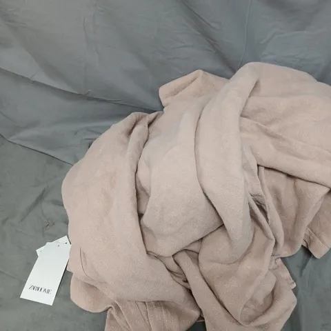 ZARA HOME BEDSPREAD – BLUSH PINK