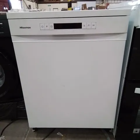 BOXED HISENSE FREESTANDING DISHWASHER - WHITE