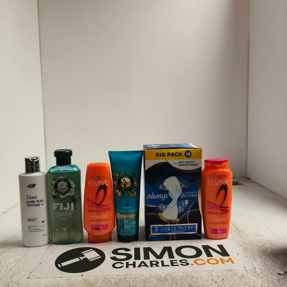 APPROXIMATELY 15 ASSORTED BEAUTY PRODUCTS INCLUDING L'OREAL ELVIVE SHAMPOO, ALWAYS INFINITY FLEXPROTECT AND HERBAL ESSENCES MOROCCAN ARGAN OIL CONDITIONER