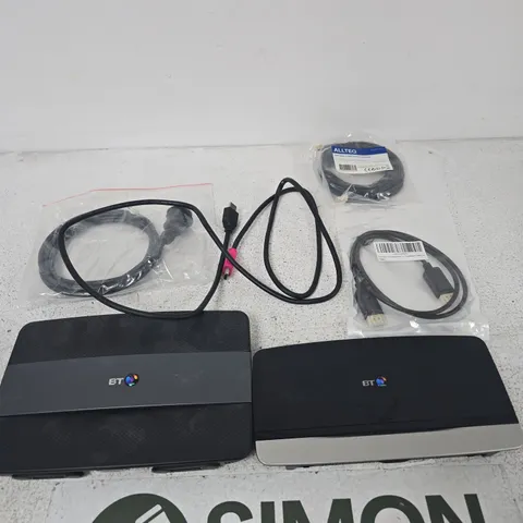 APPROXIMATELY 25 ASSORTED ITEMS INCLUDING A BT HUB WIRELESS, A HDMI CABLE AND ALITEQ SMA MALE TO SMA FEMALE HQ CABLE
