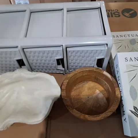 LOT OF 10 ASSORTED HOUSEHOLD ITEMS TO INCLUDE STORAGE UNITS, BOWLS AND SANCTUARY BOXES