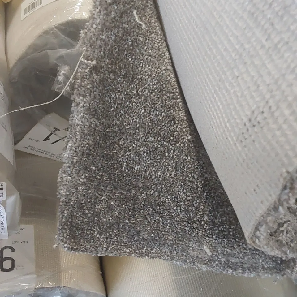 ROLL OF QUALITY ENDLESS CHARM ASH GREY CARPET // APPROX SIZE: 5 X 11.2m