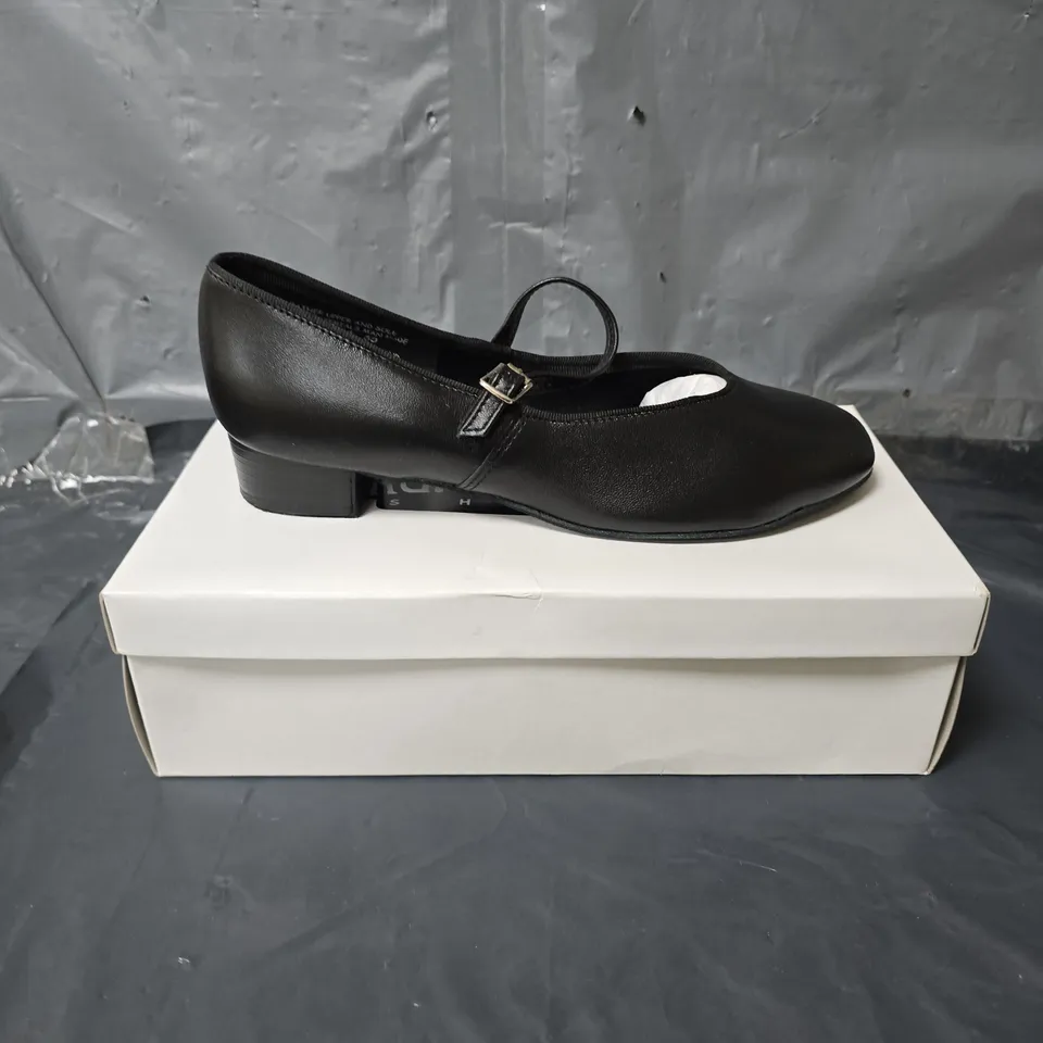 ORGANMASTER LEATHER COURT SHOES - BLACK - SIZE 8