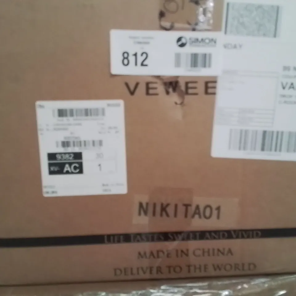 BOXED WAYFAIR 30 PIECE DINNERWARE SET, SERVICE FOR 6