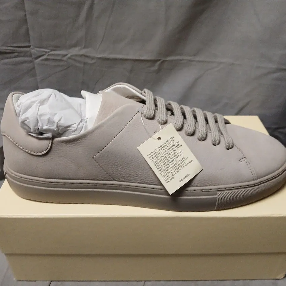 BOXED UK11 AXEL ARIGATO CLEAN 90 SNEAKER – LIGHT TAUPE