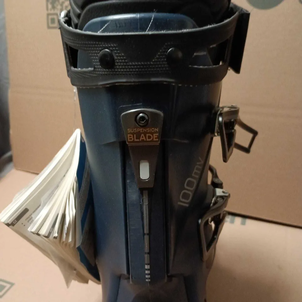 BOXED PAIR OF LANGE SKIBOOTS IN NAVY SIZE 29.5