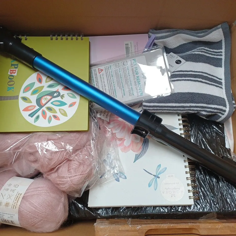 BOX OF APPROX 30 ASSORTED ITEMS TO INCLUDE - M&S SUPER SOFT COTTON HAND TOWEL - SCRAPBOOK - NATURAL BAMBOO CHOPPING BOARD ECT 