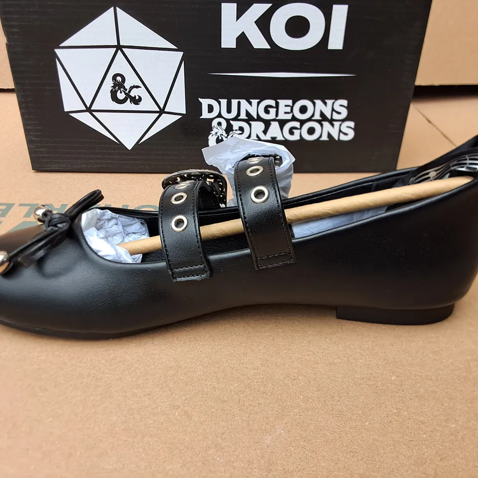 BRAND NEW BOXED KOI D&D SONGS OF REST BARDS FLATS IN BLACK - UK 3