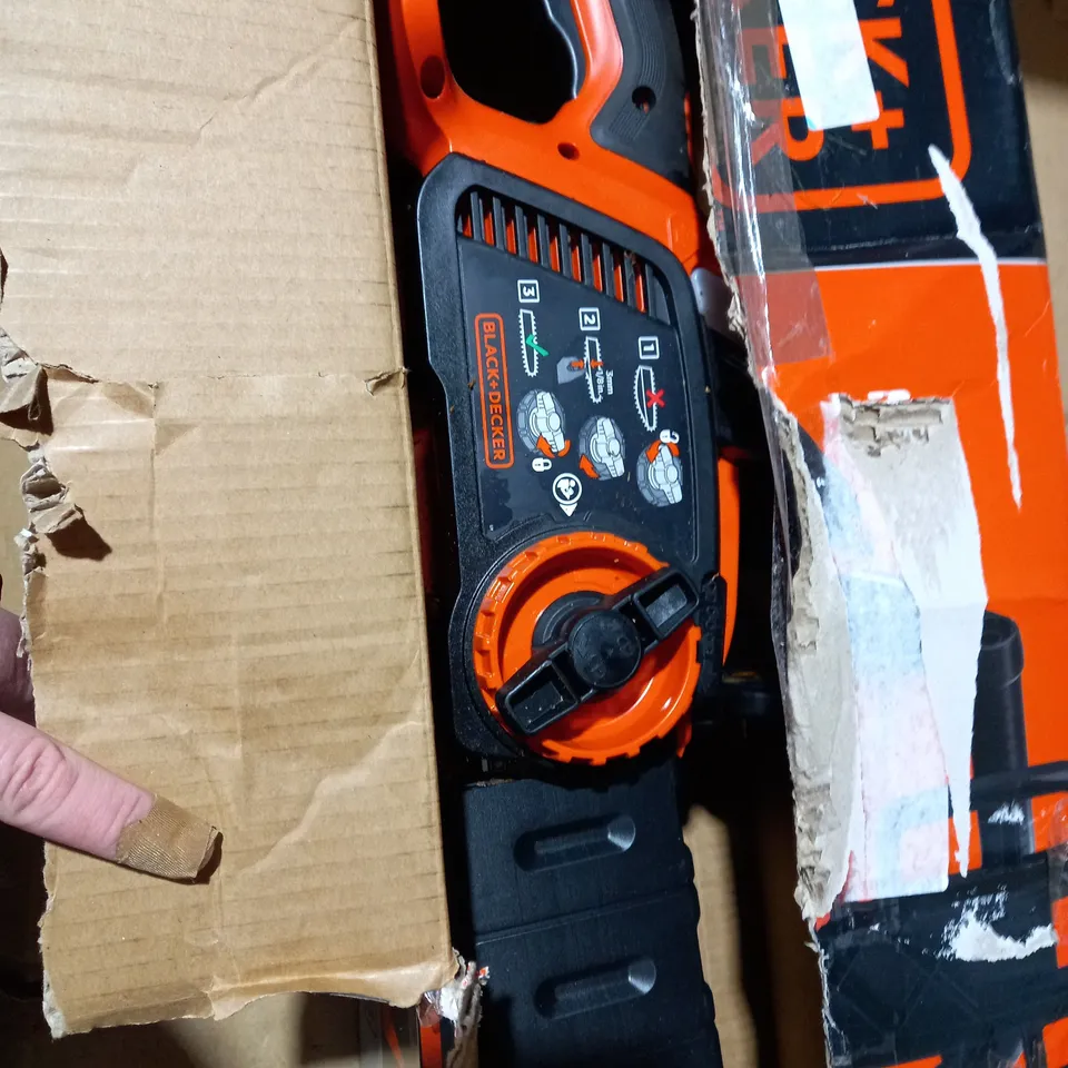 BLACK + DECKER CORDLESS CHAINSAW