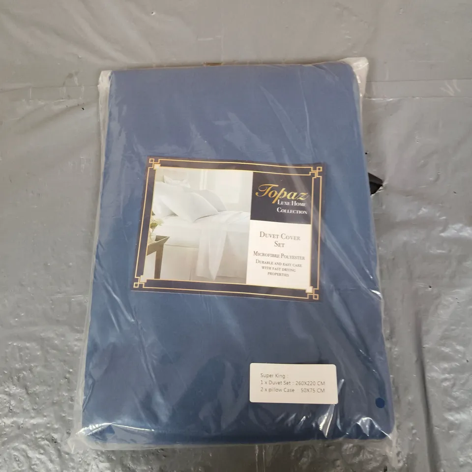 APPROXIMATELY 10 TOPAZ LUXE HOME COLLECTION DUVET COVER SETS - SUPER KING 