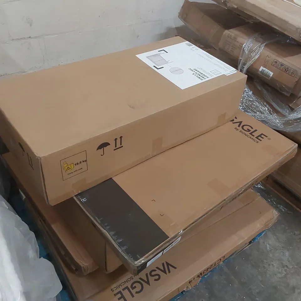 PALLET CONTAINING ASSORTED FURNITURE PARTS