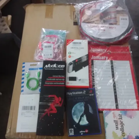 PALLET OF ASSORTED ITEMS INCLUDING WALL COLLAGE KIT, ZOBER LIGHT STORAGE BAG, UNDERWORLD THE ETERNAL WAR PLAYSTATION 2, 2022 CALANDER,ZENSO TYPE C USB CABLE, MXKOCO ARCH CORRECTION INSOLE