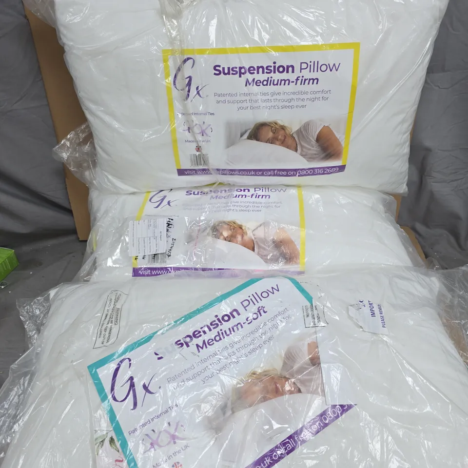 LOT OF 3 SUSPENSION PILLOWS 2 X MEDIUM FIRM AND 1 X MEDIUM SOFT
