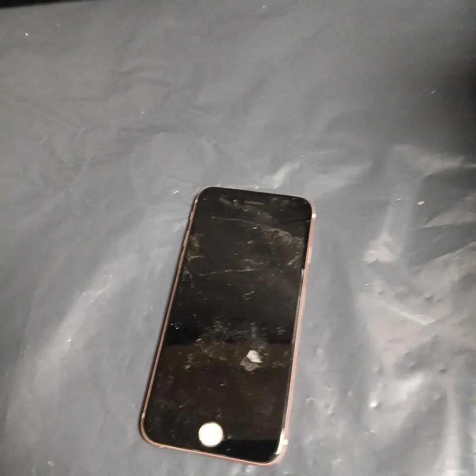 APPLE IPHONE (ROSE GOLD) –  CRACKED SCREEN 