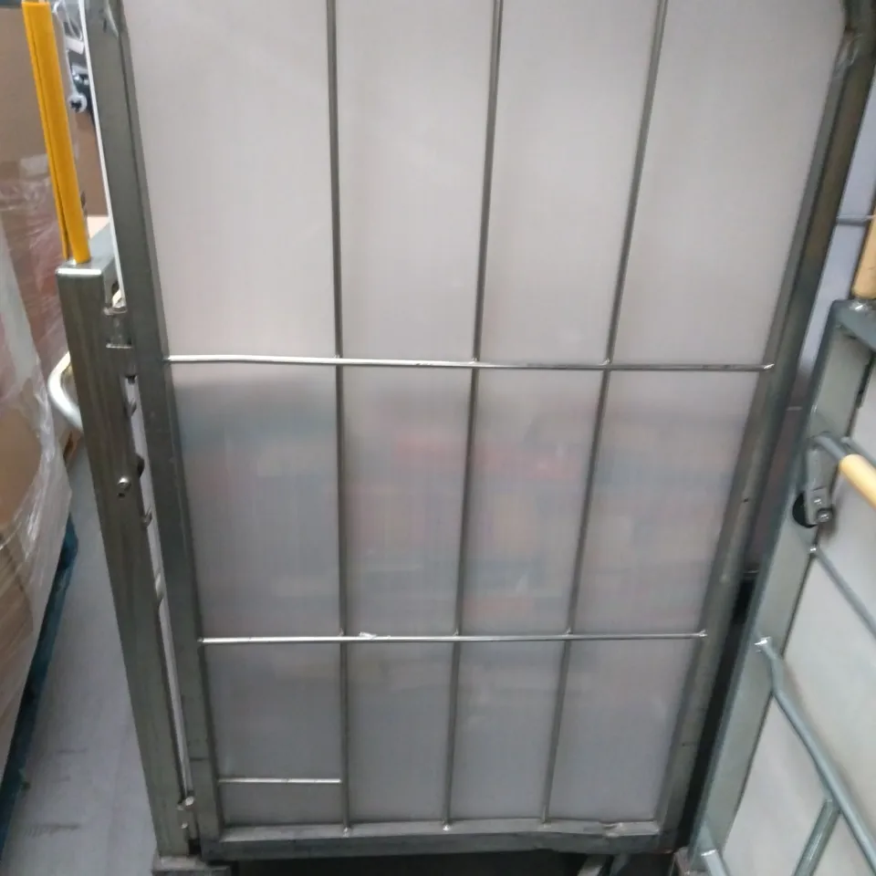 LARGE QUANTITY OF ASSORTED FICTION AND NON FICTION BOOKS