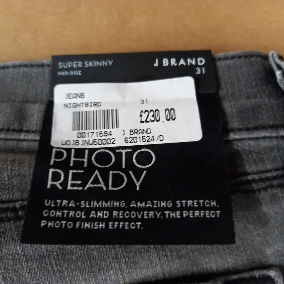 BRAND NEW J BRAND SUPER SKINNY MID RISE JEANS IN WASHED BLACK - 31
