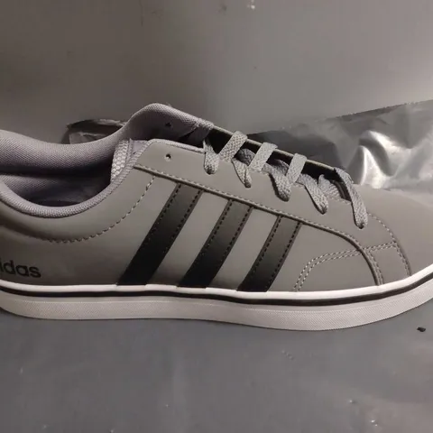 ADIDAS VS PACE 2.0 TRAINERS - UK 10