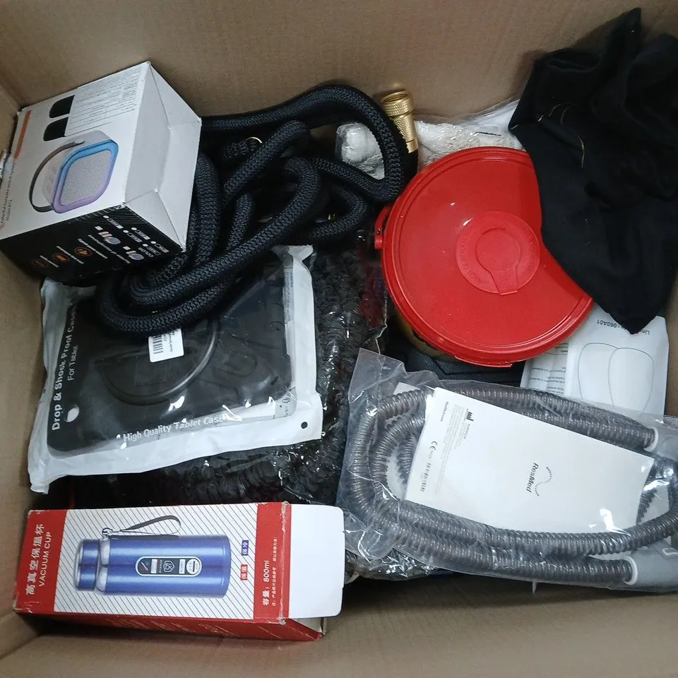 BOX OF APPROXIMATELY 15 ASSORTED ITEMS TO INCLUDE - TRASH BAGS, ION8 BOTTLE, AND WONDER WIPES TUB ETC. 