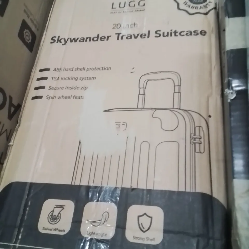 BOXED LUGG 20INCH SKYWANDER TRAVEL SUITCASE