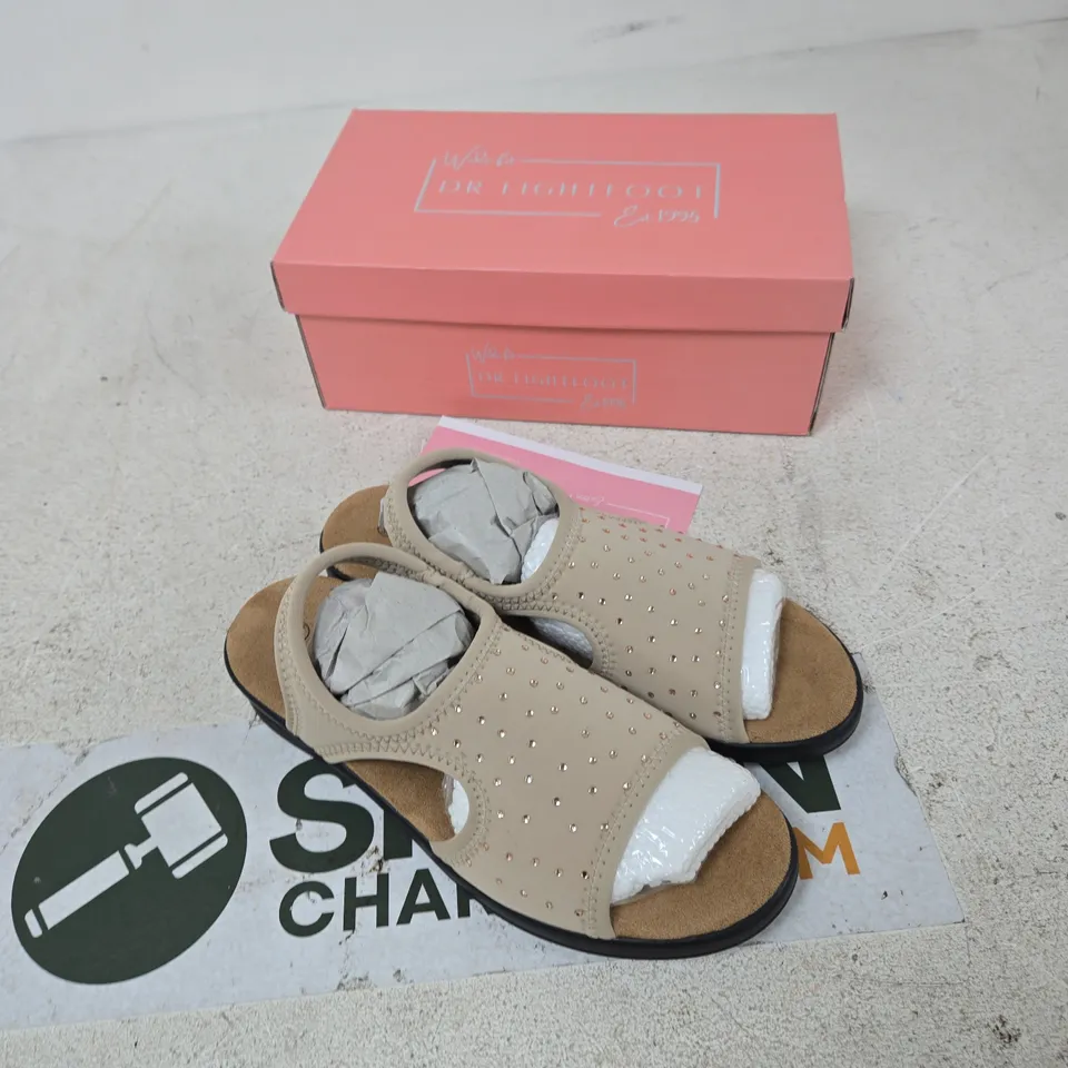 DR LIGHTFOOT JENNY TAUPE WIDE FIT SANDALS – UK 5